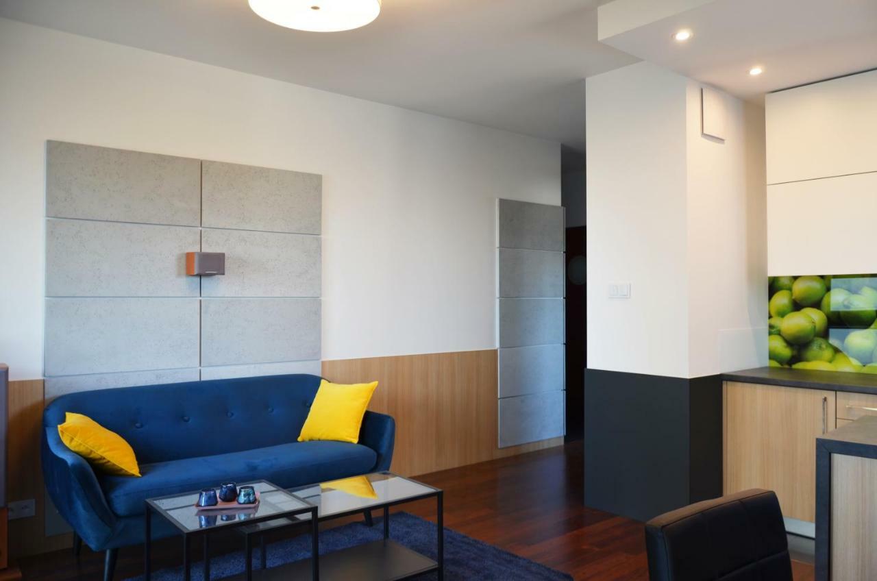 Aleja Wyscigowa 4C By Homeprime Warschau Exterior foto